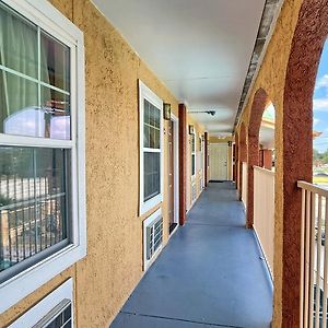Country Garden Inn